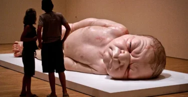 hyper realistic human sculptures